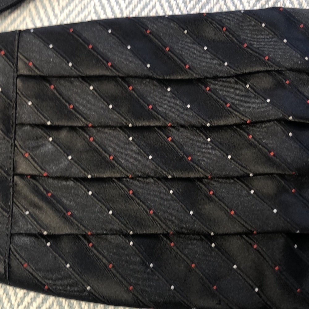 Cummberbund Mel Howard One Size Fits All 27-48 USED Pleated - Picture 3 of 5